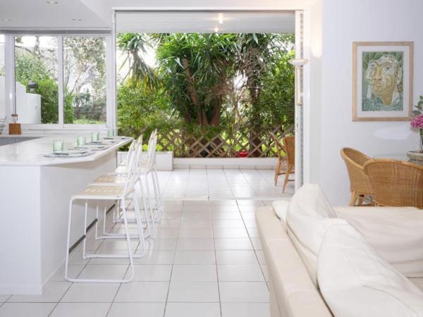 Apartamento Vouliagmeni'S Secret Garden Near The Sea Atenas Exterior foto