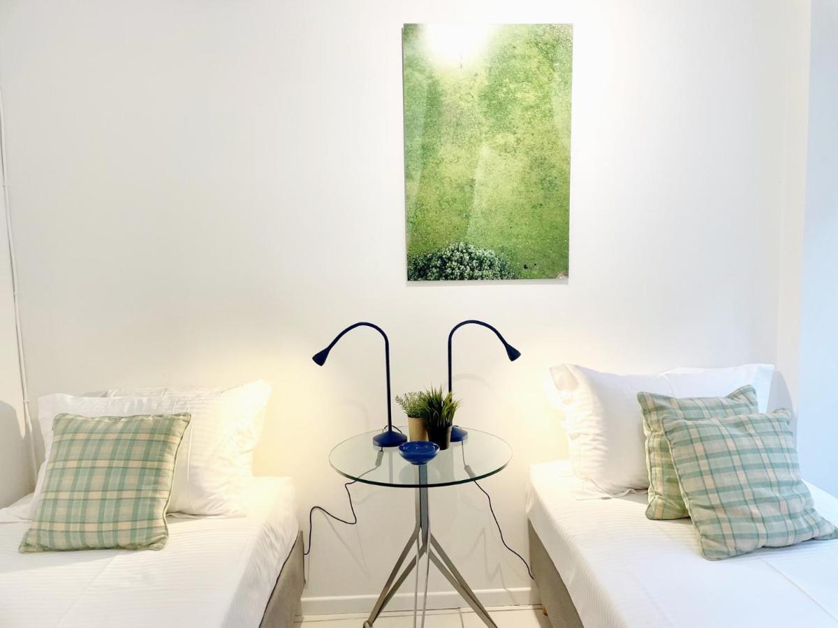 Apartamento Vouliagmeni'S Secret Garden Near The Sea Atenas Exterior foto