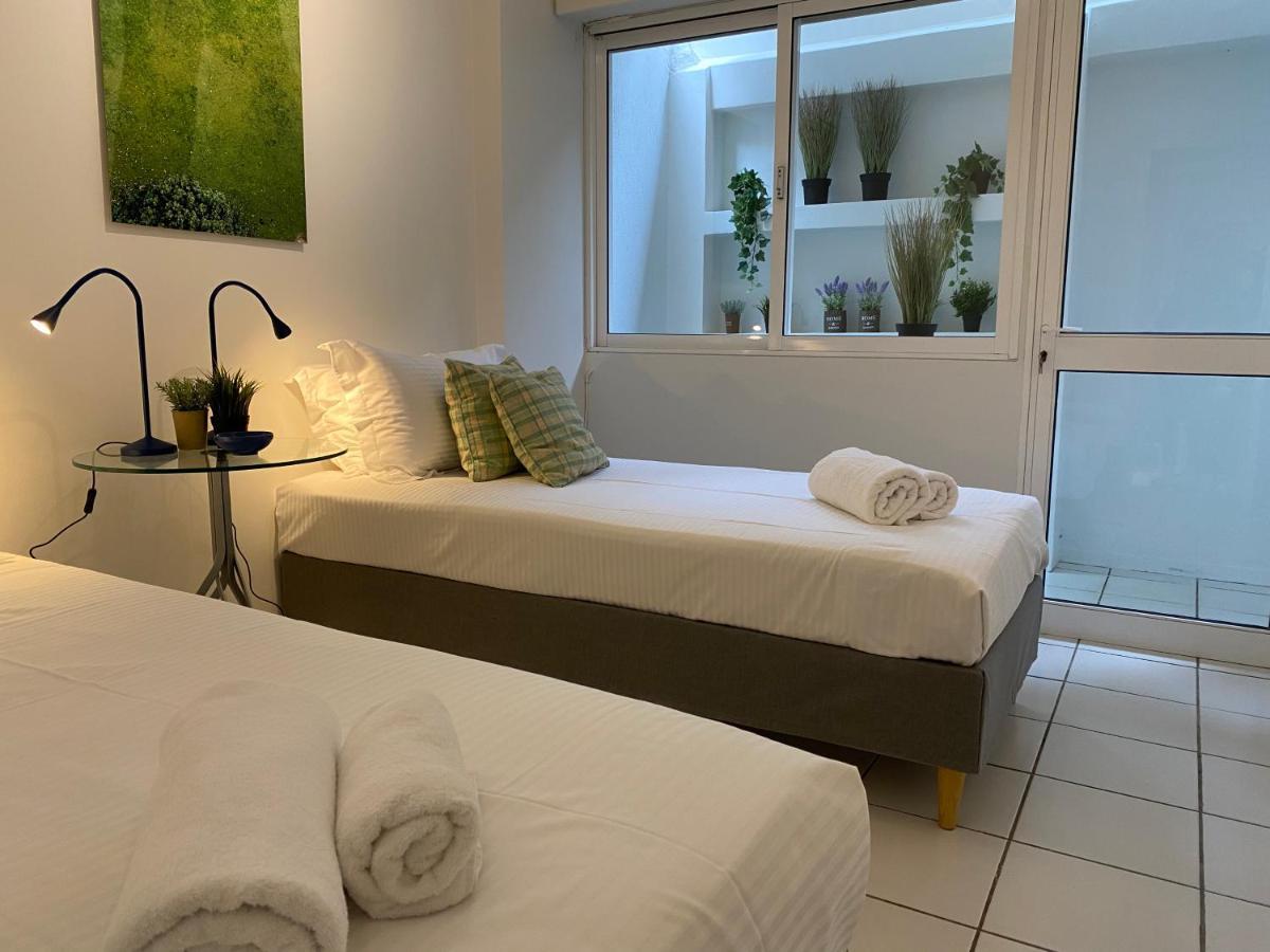 Apartamento Vouliagmeni'S Secret Garden Near The Sea Atenas Exterior foto