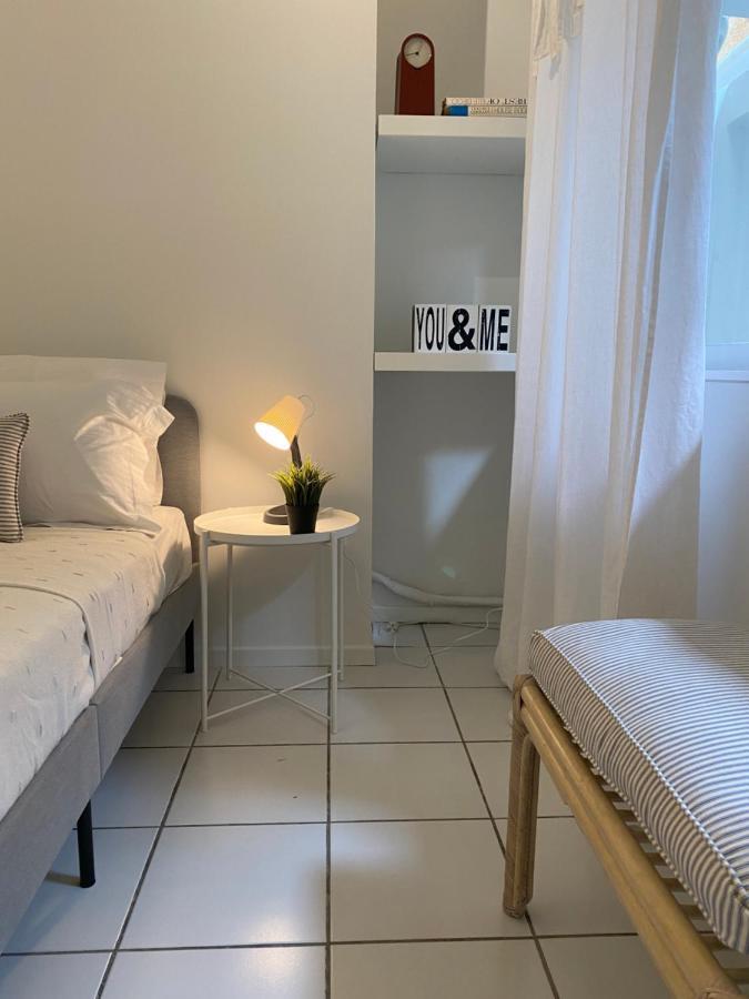 Apartamento Vouliagmeni'S Secret Garden Near The Sea Atenas Exterior foto