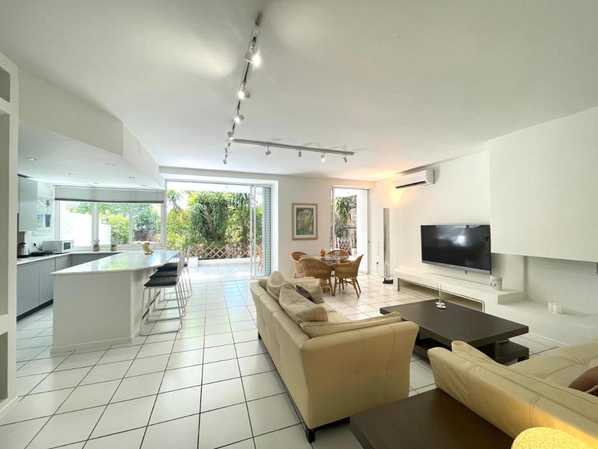Apartamento Vouliagmeni'S Secret Garden Near The Sea Atenas Exterior foto